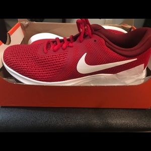 Men’s Nike revolution 4 red